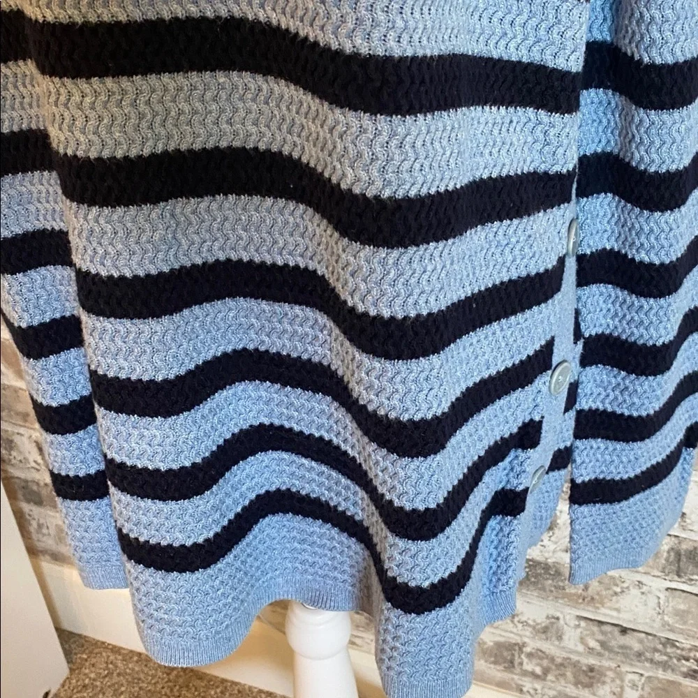 Talbots Striped Textured Blue & Navy Striped Sweater. Size XL. Button Side.